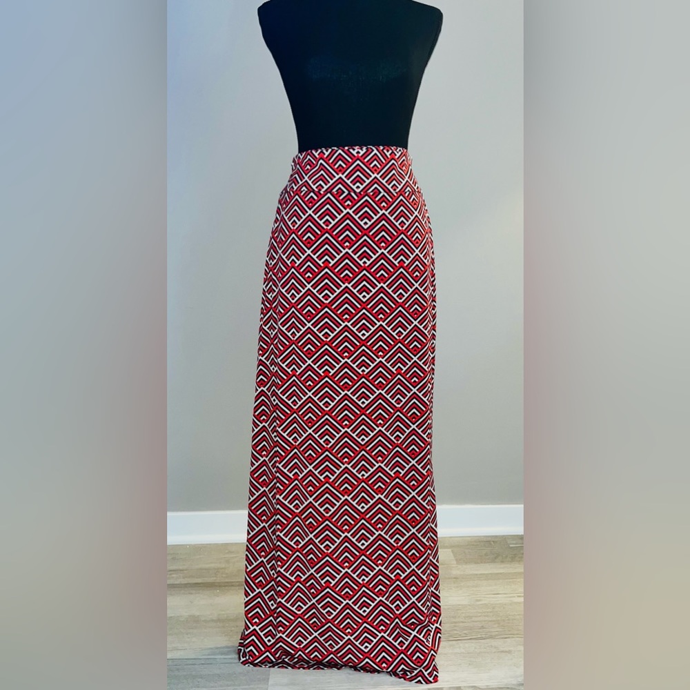 Long high waisted print skirt